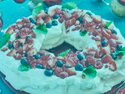 Steve and Jennifer's Holiday Pavlova